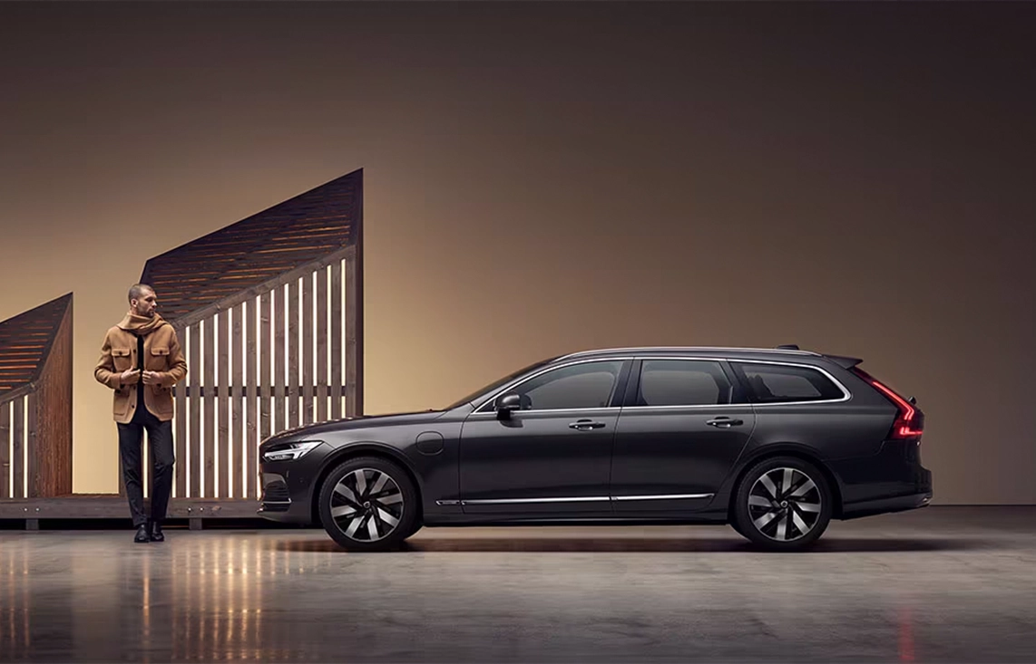 bpm-cars-volvo-v90-recharge-banner.webp