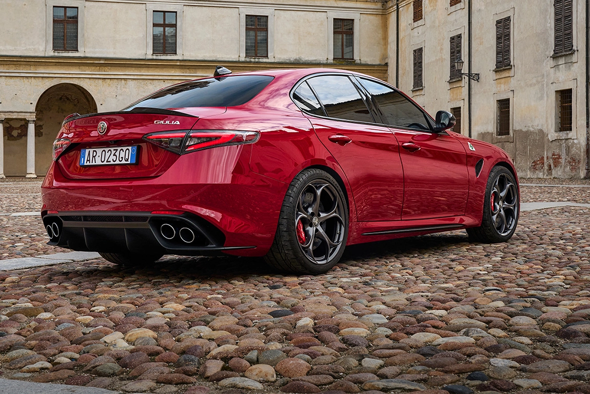 BPM Cars Alfa Romeo Giulia Quadrifoglio - vue trois quart arrière