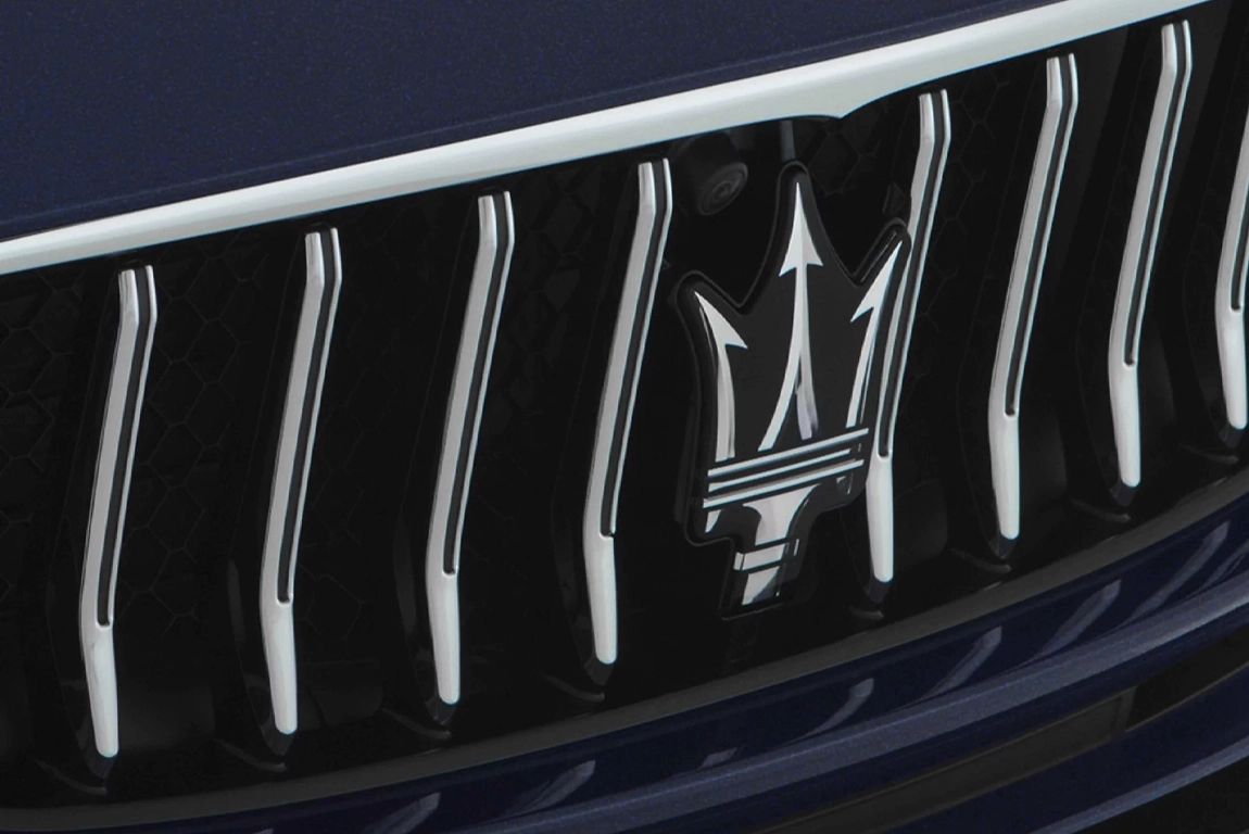 BPM Cars Maserati Quattroporte - Vue avant logo