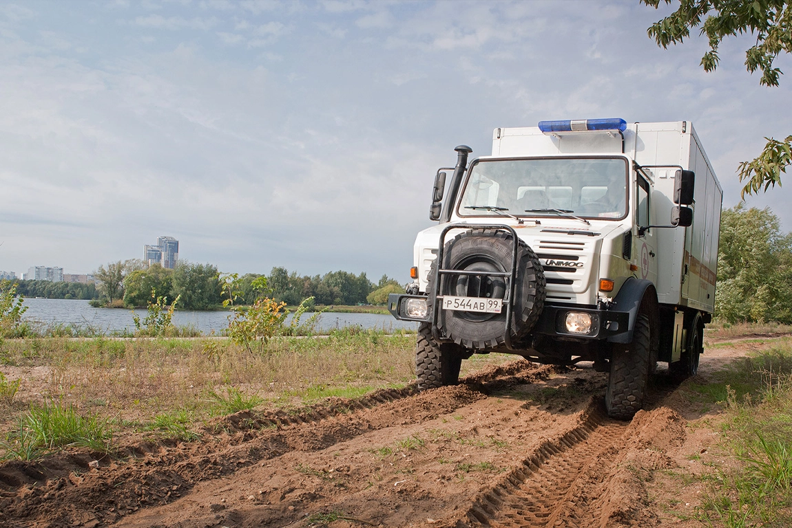 BPM Cars - Unimog - vue terre