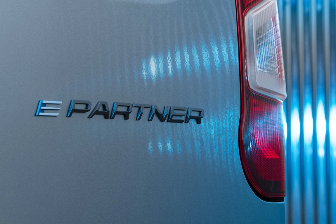 BPM Cars Peugeot PARTNER - Vue arrière détails