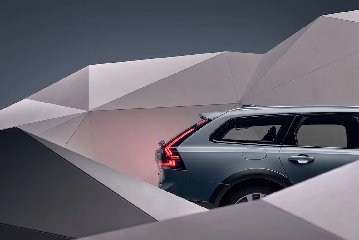 BPM Cars Volvo V90 Cross Country - Vue profil arrière